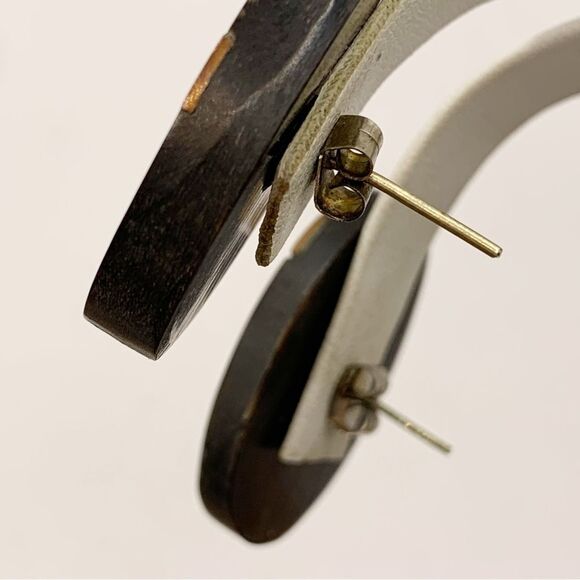 Vintage black bone and brass inlay stripe chunky oval stud earrings - Picture 4 of 13